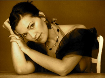 Emmanuelle Zoldan sepia