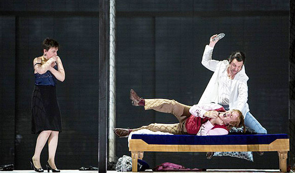 chosta-lady-macbeth-mensk-opera-bastille-critique-opera-concert-festival-musique-classique-classiquenews-le-meurtre
