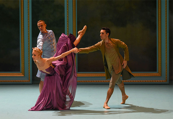 Marie-Antoinette_ballet-malandain-biarritz-ballet-critique-danse-classiquenews