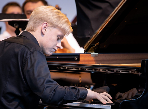malofeev-piano-concert-critique-classiquenews-critique-concert-opera-classiquenews-roque-antheron-aout-2019-classiquenews-MALOFEEV-2
