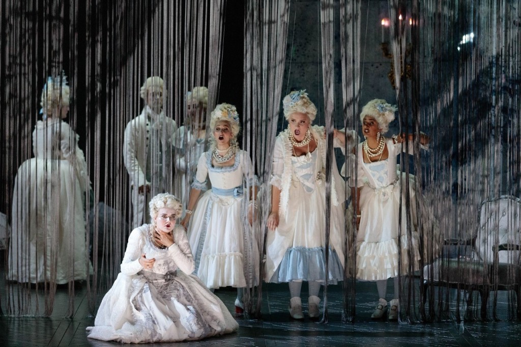 fantomes opera critique classiquenews versailles corigliano _KarliCadel-GGF19-GhostsVersailles-GenDress-1304