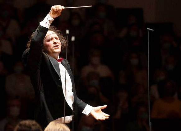 alexandre-bloch-orchestre-national-de-lille-critique-concert-lille-classiquenews-23-sept2021-nante-sinfonia-del-cuerpo-de-luz