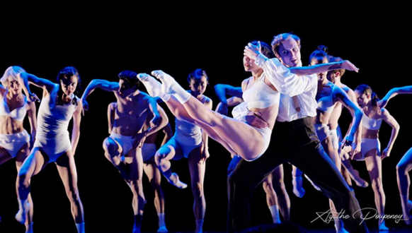 ALice-glass-mulhouse-opera-rhin-critique-danse-critique-ballet-classiquenews