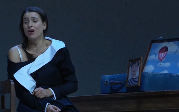 suore-angelica-puccini-salzbourg-grigorian-soprano-critique-classiquenews-suore-angelica-la-fin-a-la-valise