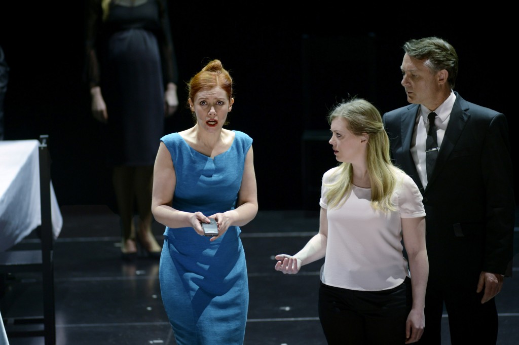 2014-15 Opéra Comique "AU MONDE" OPÉRA de Philippe Boesmans sur un livret de Joël Pommerat d’après sa pièce éponyme.