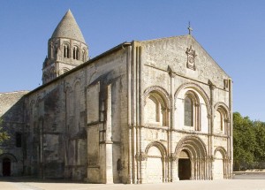 Saintes cite musicale, abaye aux dames annonce concert classiquenews abbatiale-facade-724x521