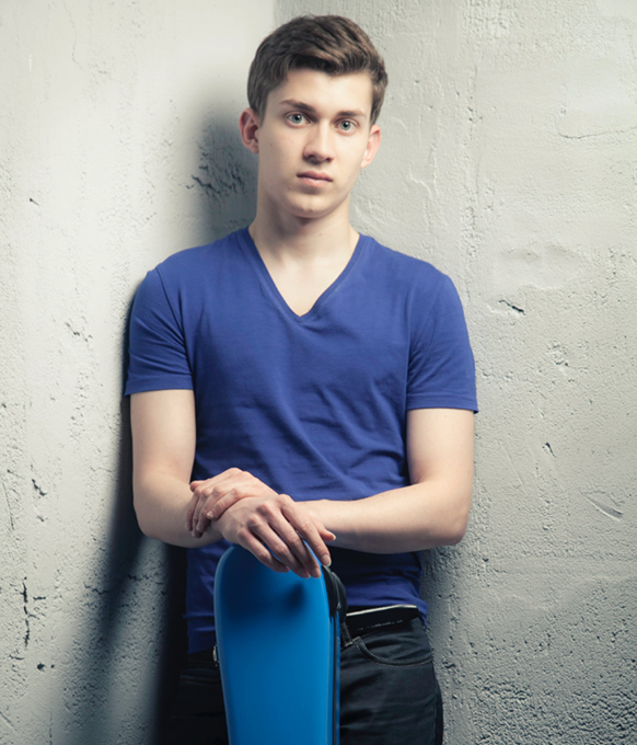garcia-thibaut-guitare-portrait-classiquenews
