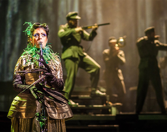 Stoakhausen-opera-critique-opera-concert-critique-opera-CLASSIQUENEWS-donnerstag_aus_licht-206_dr_meng_phu