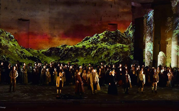 GUILLAUME-TELL-rossini-opera-critique-orange-annick-massis-capuano-grinda-orange-critiqueopera-par-classiquenews-grand-visuel-decors-montagne