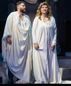 7 - Norma - Airam Hernandez (Pollione), Klara Kolonits (Norma) - crÇdit Cosimo Mirco Magliocca