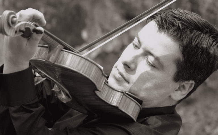 ENTRETIEN avec le violoniste Bruno MONTEIRO, à propos de son nouveau CD intitulé « 20th Century and Forward »… Sonates d’Elgar, Debussy, Tzigane de Ravel…