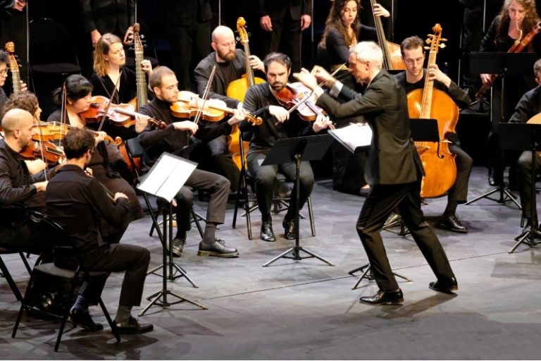 CRITIQUE, concert. METZ, Cité Musicale de Metz / Salle de l’Arsenal, le 7 février 2024. CAMPRA : Requiem (et oeuvres d’autres Maîtres de Notre-Dame de Paris). Ensemble Correspondances, Sébastien Daucé (direction)