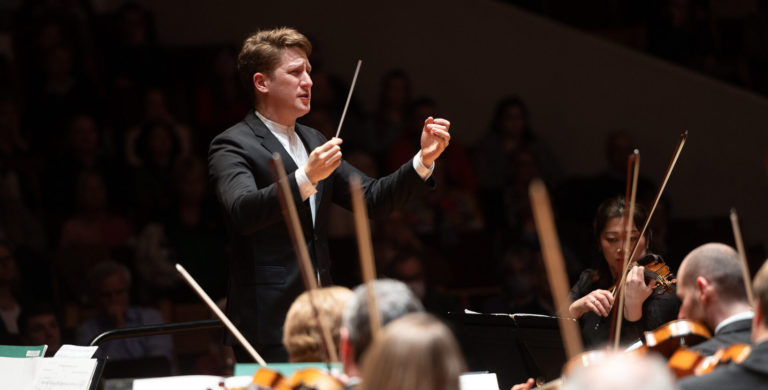 ORCHESTRE NATIONAL DE LILLE, les 15 et 16 janvier 2026. CHOSTAKOVITCH : Symphonie n°10. BENDIX-BALGLEY : Fidl-Fantayze. Noah Bendix-Balgley (violon), Joshua Weilerstein (direction), concert « Jeux d’amis »