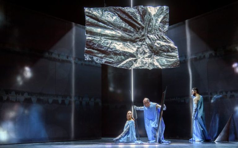 CRITIQUE, festival. AIX-EN-PROVENCE, Théâtre du Jeu de Paume, le 20 juillet 2024. MONTEVERDI : Il Ritorno d’Ulisse in patria. J. Brancy, D. Johnny, M. Flores, A. Rosen, P. A. Bénos-Djian, P. Nekoranec… Cappella Mediterranea / Pierre Audi / Leonardo García Alarcón.