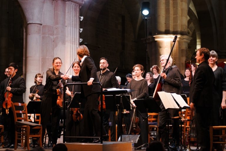CRITIQUE, festival. BEAUNE, Festival International d’Opéra baroque et romantique (Basilique Notre-Dame), le 7 juillet 2024. J. S. & C. P. E. BACH (Motets et Cantates). INSULA ORCHESTRA / ACCENTUS / Laurence Equilbey (direction).