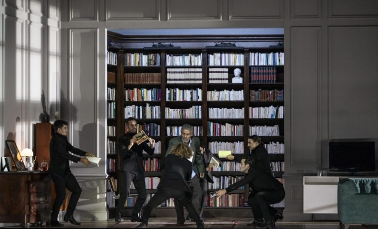CRITIQUE, opéra. PARIS, Opéra Bastille, le 26 septembre 2024. GOUNOD : Faust. P. Pati, A. Esposito, A. Edris, F. Sempey, M. Viotti… Tobias Krätzer / Emmanuel Villaume.