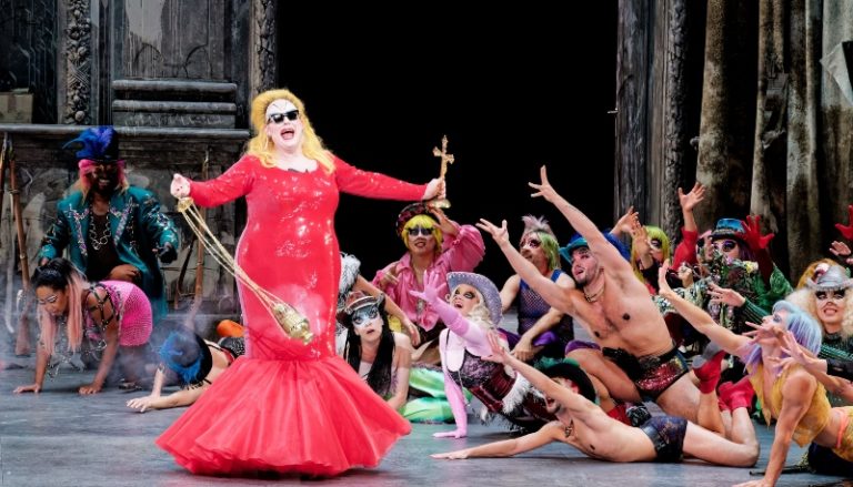 CRITIQUE, opéra. PARIS, Palais Garnier, le 24 septembre 2024. OFFENBACH : Les Brigands. M. Beekman, M. Vidal, M. Perbost, L. Naouri, A. Dennefeld… Barrie Kosky / Stefano Montanari.