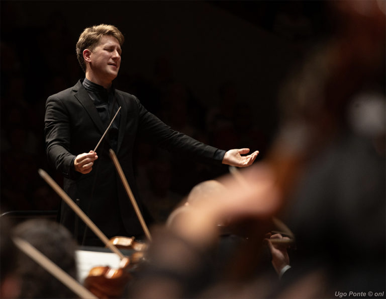 ORCHESTRE NATIONAL DE LILLE. Les 16 et 17 mars 2025. Un survivant de Varsovie : Schoënberg, Chostakovitch (Symphonie « Babi Yar »). Joshua Weilerstein, direction 