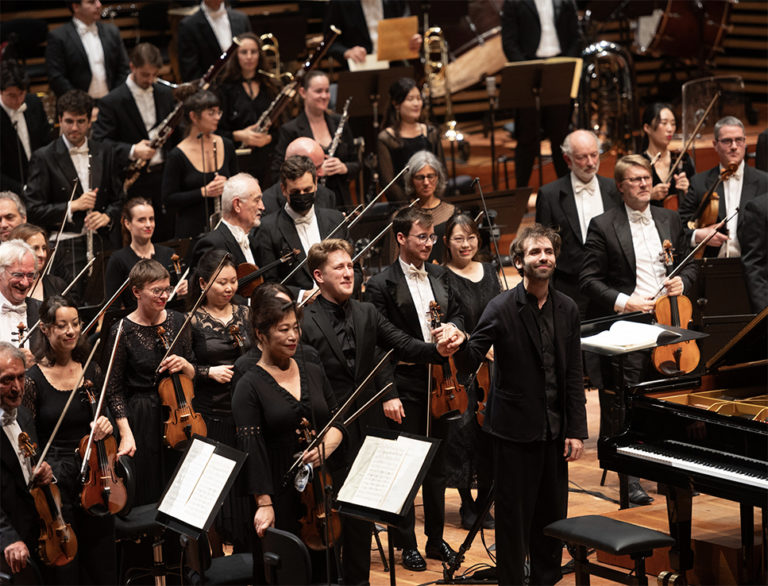CRITIQUE, concert. LILLE, Nouveau Siècle, le 27 sept 2024. MAHLER: Symphonie n°5. Orchestre National de Lille, Joshua Weilerstein (direction)
