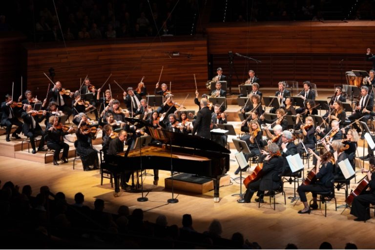 CRITIQUE, concert. PARIS, Auditorium de Radio-France, les 26 et 27 septembre 2024. RACHMANINOV : Intégrale des Concertos pour piano. Mikhaïl Pletnev (piano), OPRF, Dima Slobodeniouk (direction).