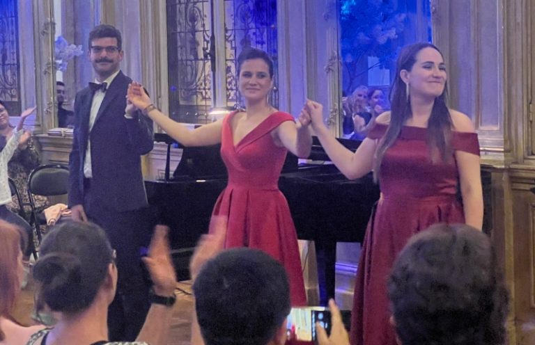 CRITIQUE, concert lyrique. NICE, Foyer de l’Opéra, le 23 octobre 2024. Airs et Duos d’opéras. Héloïse Poulet (soprano), Juliette Mey (mezzo), Rodolphe Lospied (piano)
