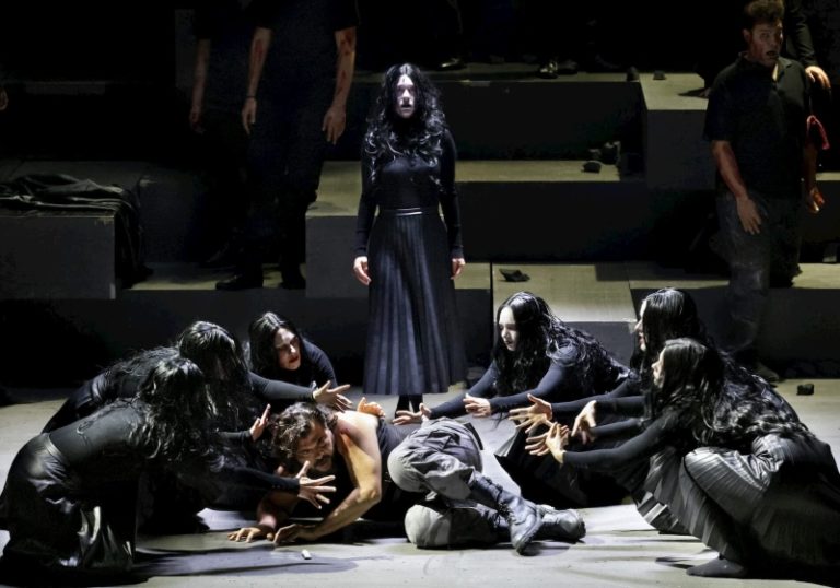 CRITIQUE, opéra. ANVERS, Opera Ballet Vlaanderen, le 25 octobre 2024. GLUCK : Iphigénie en Tauride. M. Losier, K. Karagedik, R. Van Mechelen… Rafael R. Villalobos / Benjamin Bayl