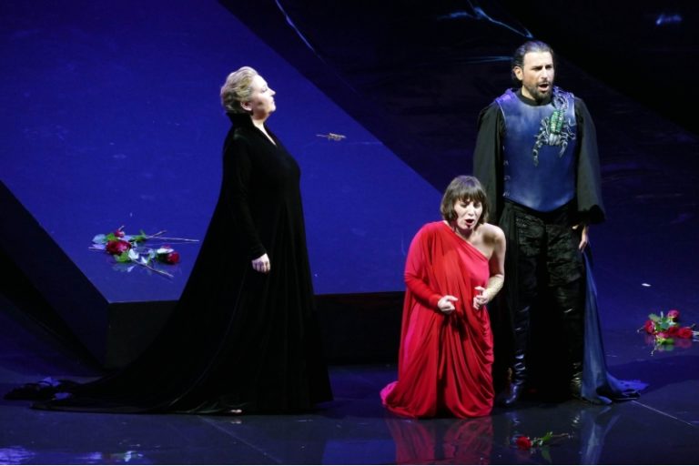 CRITIQUE, opéra. MARSEILLE, opéra municipal (du 26 septembre au 3 octobre 2024). BELLINI : Norma. K. Deshayes, E. Scala, S. Jicia, P. Bolleire… Anne Delbée / Michele Spotti.