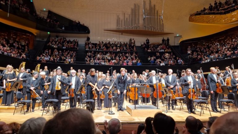 CRITIQUE, concert. PARIS, Philharmonie, le 2 oct 2024. MAHLER : Symphonie n°9. Orchestre de Paris / Klaus Mäkelä (direction).