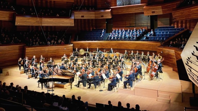 CRITIQUE, concert. PARIS, Auditorium de la Maison de la Radio, le 10 octobre 2024. BUSONI : Concerto pour piano. Orchestre National de France, Kirill Gerstein (piano), Sakari Oramo (direction).