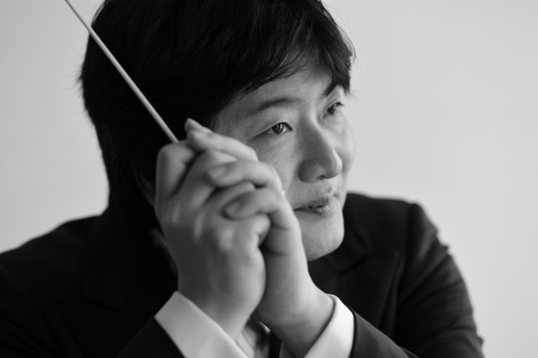 OPMC, Orchestre Philharmonique de Monte Carlo. Dim 8 déc 2024. BRITTEN (Simple Symphony, opus 4), RESPIGHI (Les Fontaines de Rome), R. STRAUSS (Ainsi parlait Zaratoustra). Kazuki Yamada, direction