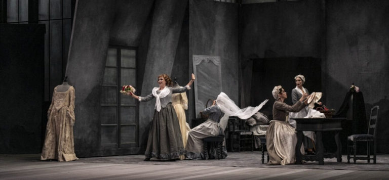 CRITIQUE, opéra. TURIN, Teatro Regio (du 17 au 27 octobre 2024). AUBER : Manon Lescaut. R. Pérez, S. Guèze, F. Salvadori, A. Noguera… Guillaume Tourniaire / Arnaud Bernard
