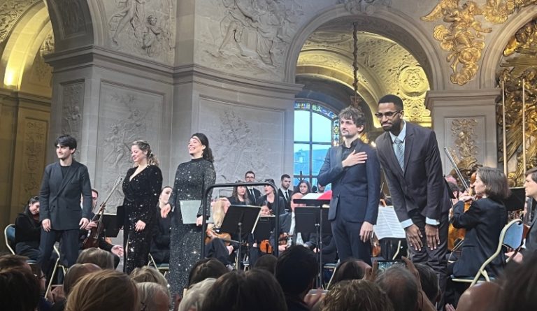 CRITIQUE, concert. VERSAILLES, Chapelle Royale, le 24 novembre 2024. MOZART : Requiem. M. Perbost, B. Rimondi, M. Ortscheidt, E. Fardini. Choeur et Orchestre de l’Opéra Royal de Versailles, Théotime Langlois de Swarte (direction)