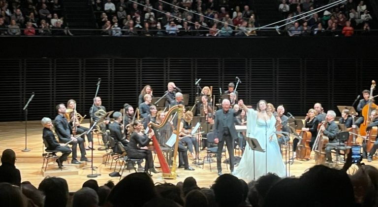 CRITIQUE, concert. TOULOUSE, Halle aux Grains (« Les Grands Interprètes »), le 5 novembre 2024. MOZART / GLUCK. Sonya YONCHEVA / Les Arts Florissants / William CHRISTIE