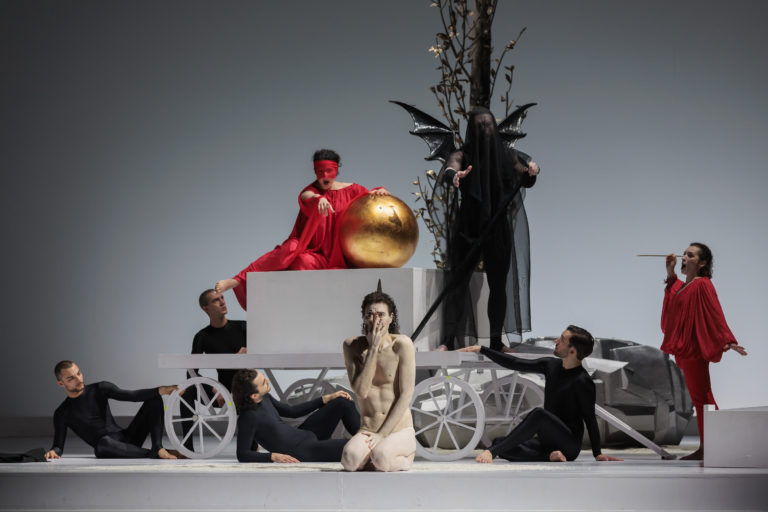 CRITIQUE, opéra. RAVENNE, Teatro Alighieri, le 19 novembre 2024. MONTEVERDI : Il Ritorno d’Ulisse in Patria. M. Borgioni, D. Galou, V. Contaldo… Pier Luigi PIZZI / Ottavio DANTONE