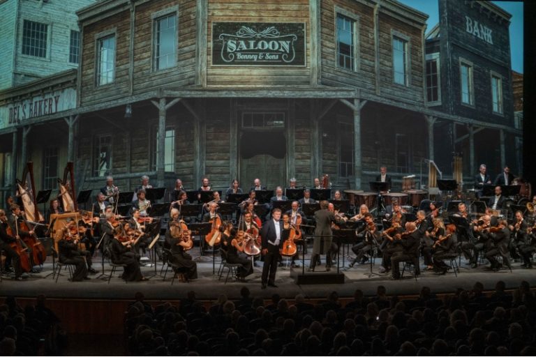 CRITIQUE, concert (« Viva Puccini ! »). MONACO, Salle des Princes du Grimaldi Forum, le 17 novembre 2024. Jonas KAUFMANN / Valeria SEPE. Orchestre Philharmonique de Monte-Carlo, Marco Armiliato (direction)