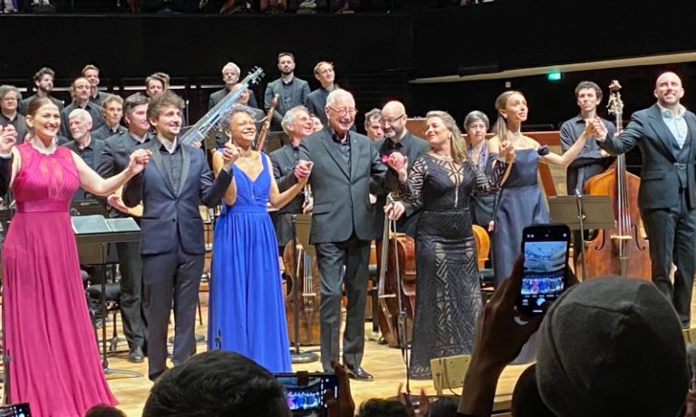 CRITIQUE, concert. PARIS, Philharmonie, le 14 décembre 2024. Gala lyrique pour les 80 ans de William Christie. Les Arts Florissants / William Christie (direction)