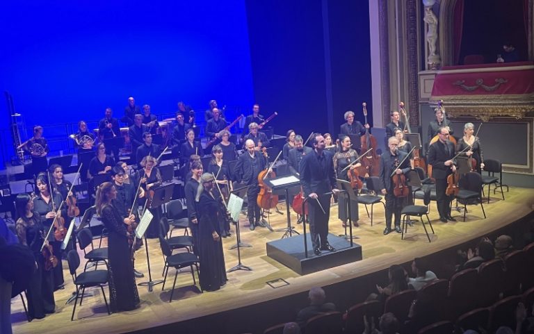 CRITIQUE, concert. AVIGNON, Opéra Grand Avignon, le 6 décembre 2024. MILHAUD / BERNSTEIN / BEETHOVEN. Orchestre National Avignon Provence / Carolin Widmann (violon) / Case Scaglione (direction)