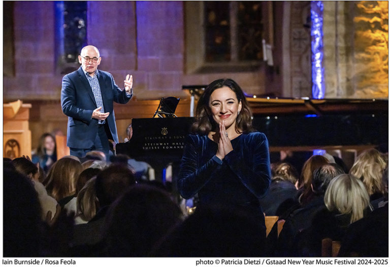CRITIQUE, récital. GSTAAD NEW YEAR MUSIC FESTIVAL, Eglise de Rougemont, le 27 déc 2024. Récital lyrique de ROSA FEOLA. Iain Burnside, piano. Rossini, Bellini, Puccini, Verdi…