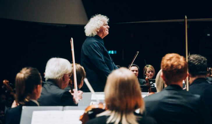 CRITIQUE, concert. PARIS, Philharmonie, le 13 janvier 2025. BOULEZ / BRAHMS. London Symphony Orchestra, Barbara Hannigan (soprano), Sir Simon Rattle (direction)