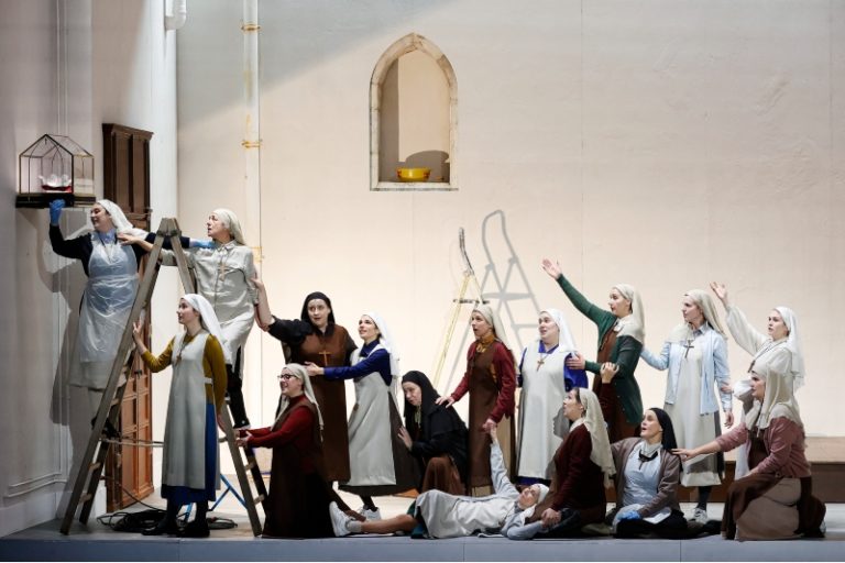 CRITIQUE, opéra. ROUEN, Théâtre des Arts, le 30 janvier 2024. POULENC : Dialogues des carmélites. E. Gazeille, L. Richardot, E. Joneau… Tiphaine Raffier / Ben Glassberg