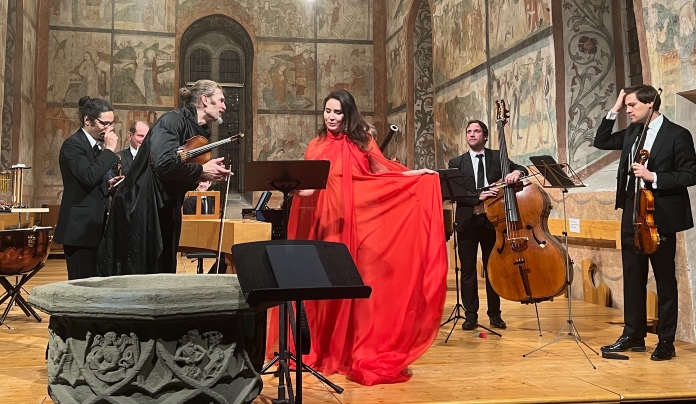 CRITIQUE, récital lyrique. GSTAAD NEW YEAR MUSIC FESTIVAL, Eglise de Saanen, le 2 janvier 2024. Sonya Yoncheva (soprano), Orchestre de l’Opéra Royal de Versailles, Stefan Plewniak (direction)