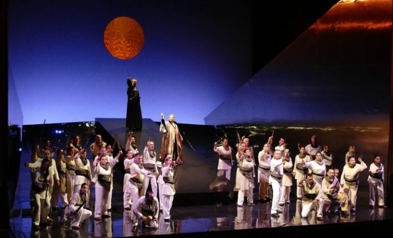 CRITIQUE, opéra. BORDEAUX, Grand-Théâtre (du 29 janvier au 6 février). BELLINI : Norma. K. Deshayes, J. F. Borras, O. Syniakova… Anne Delbée / Paolo Carignani