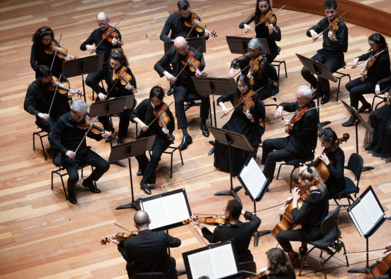 CRITIQUE, concert. LILLE, Nouveau Siècle, le 12 février 2025. MENDELSSOHN : Les Hébrides, Concerto pour violon, Symphonie n°4 « italienne ». Orchestre national de Lille, DAVID GRIMAL (violon)