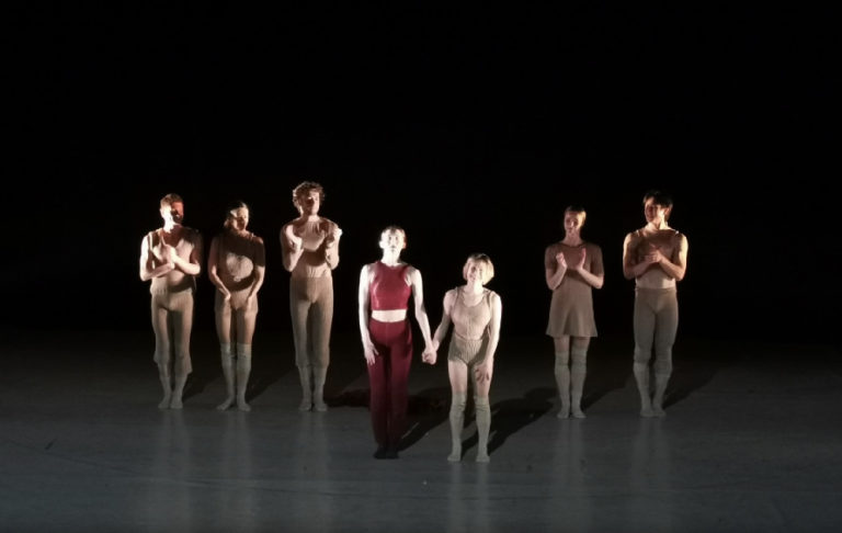 CRITIQUE, danse. PARIS, théâtre du Gymnase, le 25 avril 2025. Ballet D’Jèrri / Ballet national de Jersey / Carolyn Rose Ramsay : « Whiteout » de Marco Goecke / « Deliberate mistake » d’ Asier Edeso Eguia