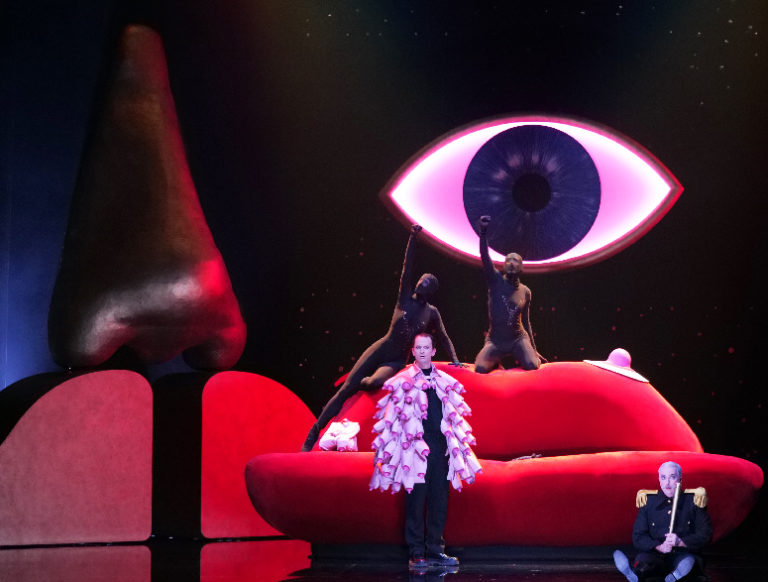 CRITIQUE, opéra. LIMOGES, Opéra, le 13 mai 2025. POULENC : Les mamelles de Tirésias (nouvelle production). Sheva Téhoval, Jean-Christophe Lanièce, … Théophile Alexandre (mise en scène) / Samuel Jean (direction)