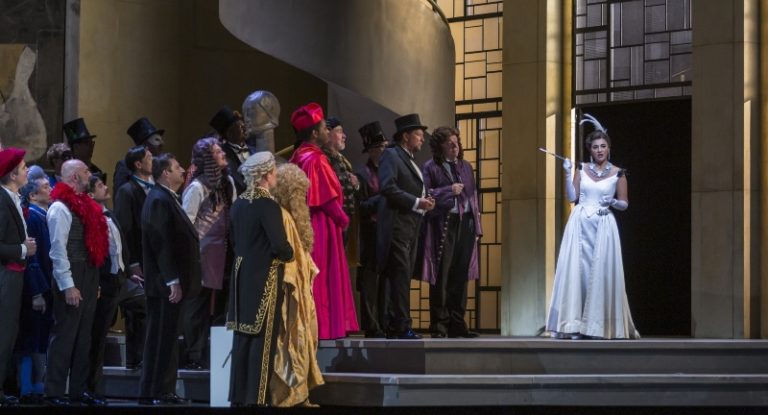 CRITIQUE, opéra. PARIS, Opéra Bastille, le 9 juin 2025. MASSENET : Manon. Amina Edris / Roberto Alagna… Vincent Huguet / Pierre Dumoussaud