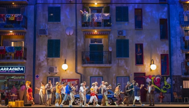 CRITIQUE, opéra. PARIS, Opéra Bastille, le 10 juin 2025. ROSSINI : Le Barbier de Séville. L. Sekgapane, I. Leonard, M. Olivieri, L. Pisaroni… Damiano Michieletto / Diego Matheuz