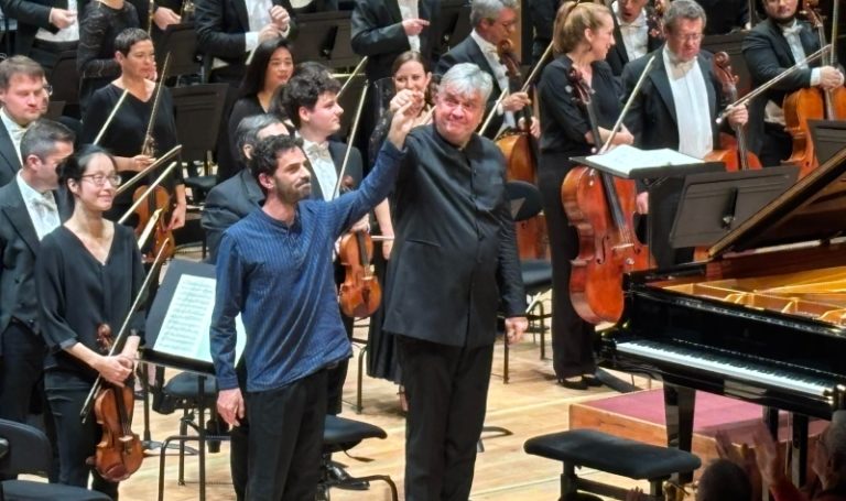 CRITIQUE, concert. TOULOUSE, Halle aux Grains, le 30 octobre 2025. BRAHMS / VAUGHAN-WILLIAMS. Adam LALOUM (piano), Orchestre National du Capitole de Toulouse, Frank Beermann (direction)