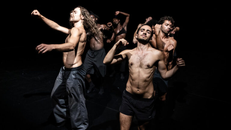 CRITIQUE, danse. PORTO, Teatro Rivoli, le 4 décembre 2025. Marco DA SILVA FERREIRA : « F*cking Future » (Création nationale)