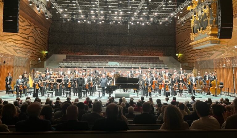 CRITIQUE, concert. PORTO, Casa da Musica (Sala Suggia), le 5 décembre 2025. WAGNER / HENZE / BRAHMS. Paulo Alvares (piano), Orchestre Symphonique « Casa da Musica » de Porto, Stefan Blunier (direction)